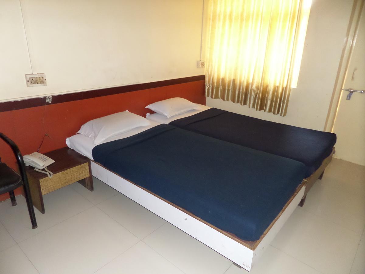 Hotel Sadanand Sangli Ngoại thất bức ảnh