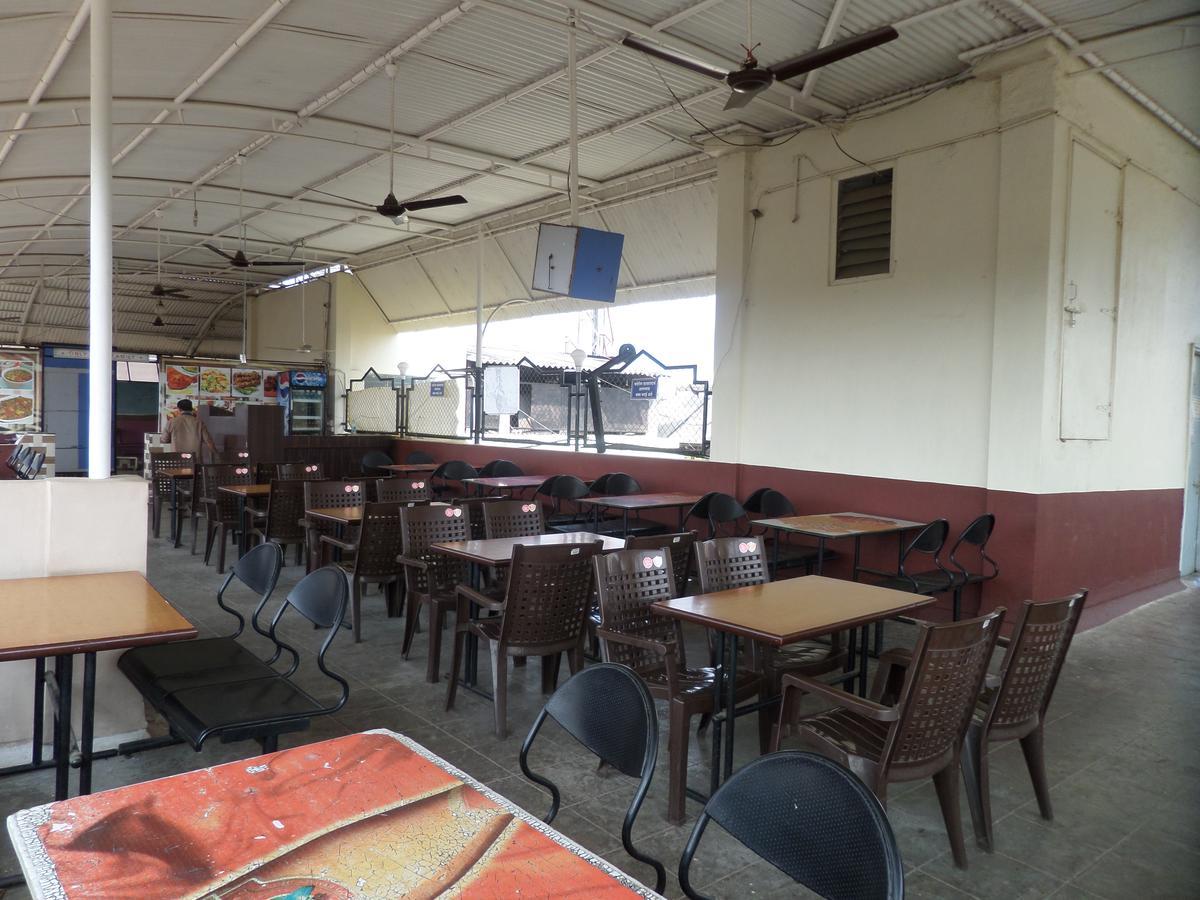 Hotel Sadanand Sangli Ngoại thất bức ảnh