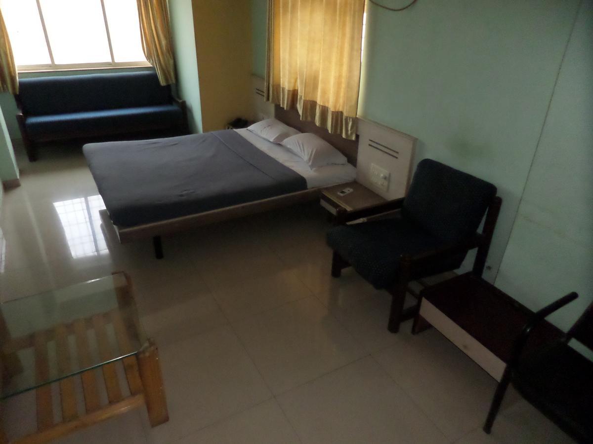 Hotel Sadanand Sangli Ngoại thất bức ảnh