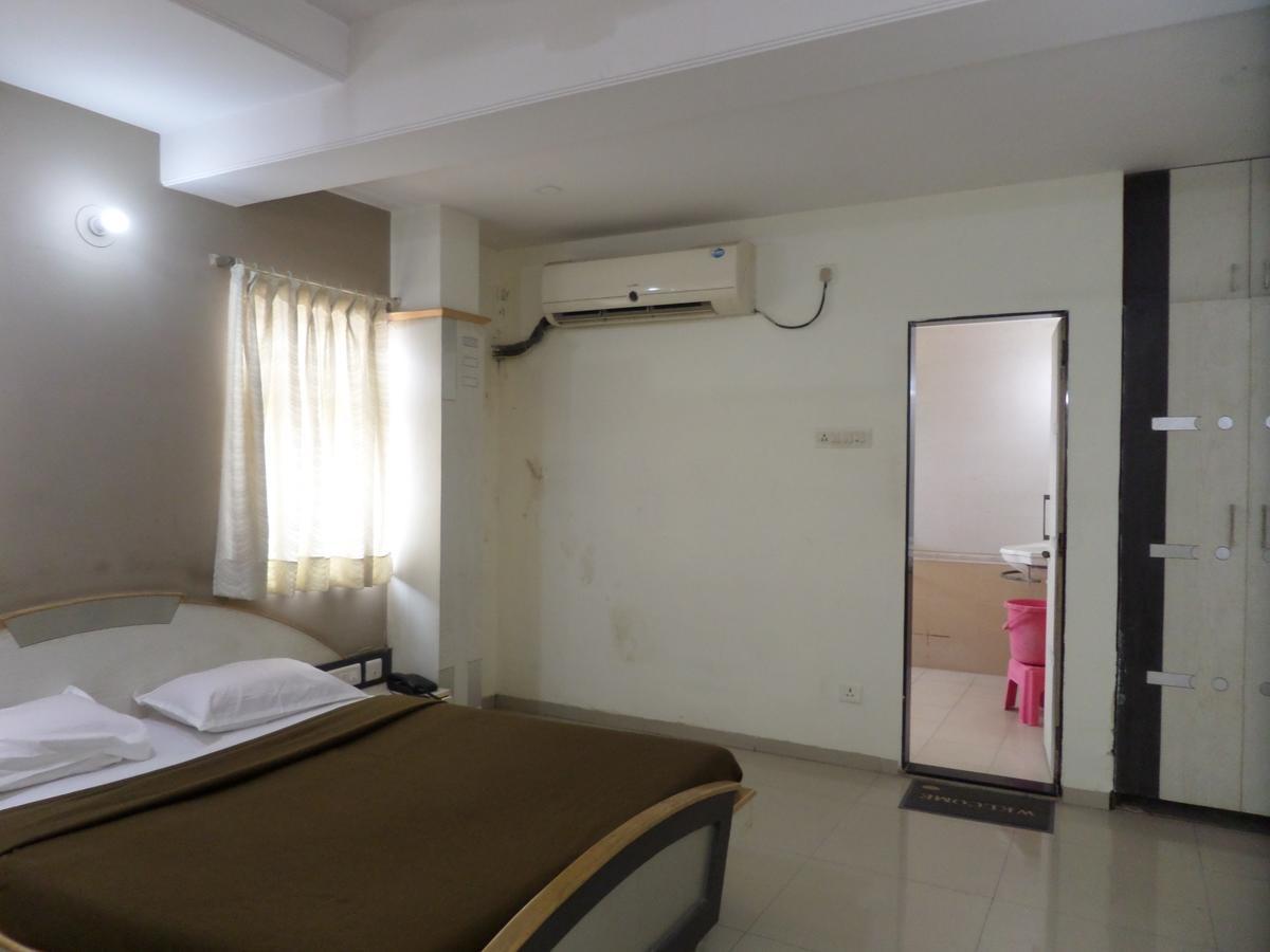 Hotel Sadanand Sangli Ngoại thất bức ảnh