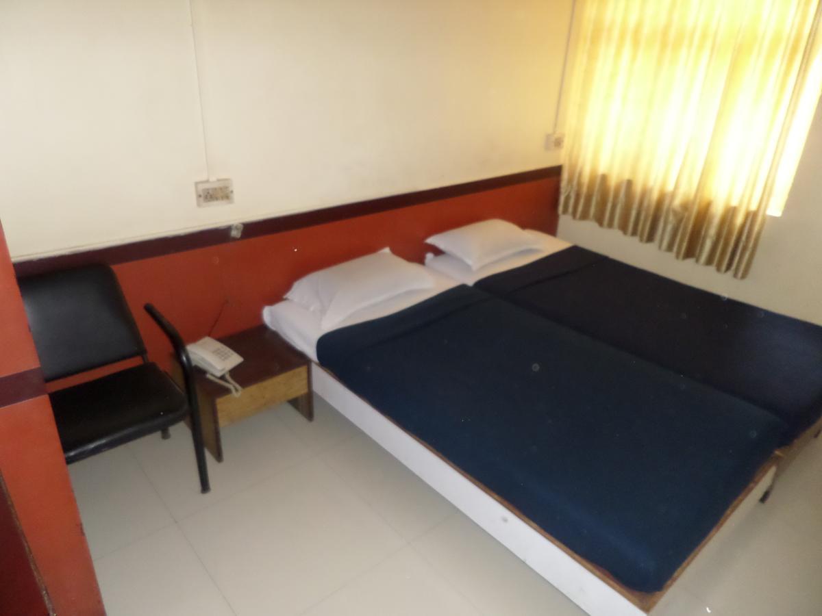 Hotel Sadanand Sangli Ngoại thất bức ảnh