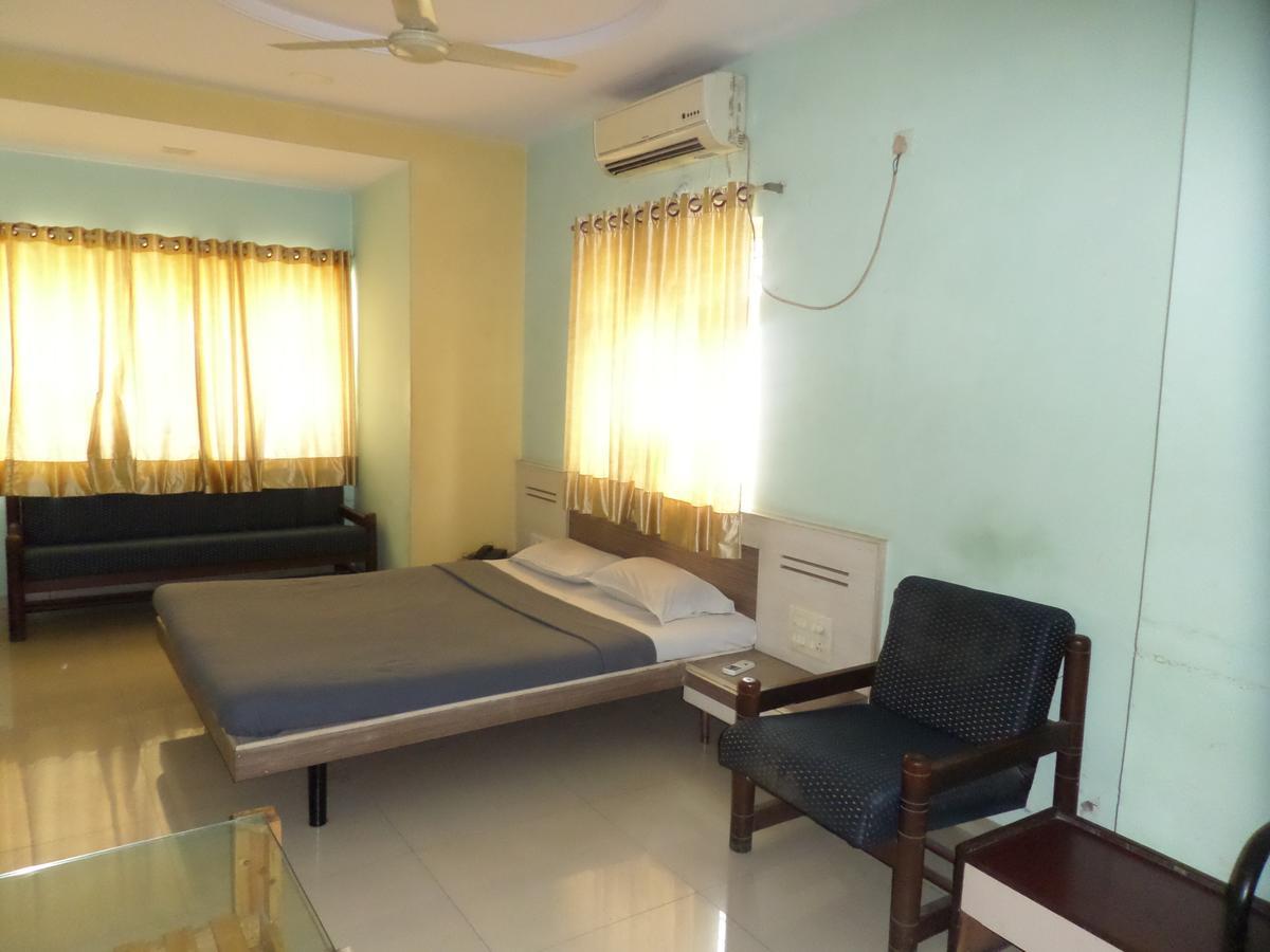 Hotel Sadanand Sangli Ngoại thất bức ảnh