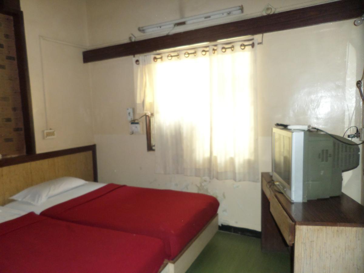 Hotel Sadanand Sangli Ngoại thất bức ảnh