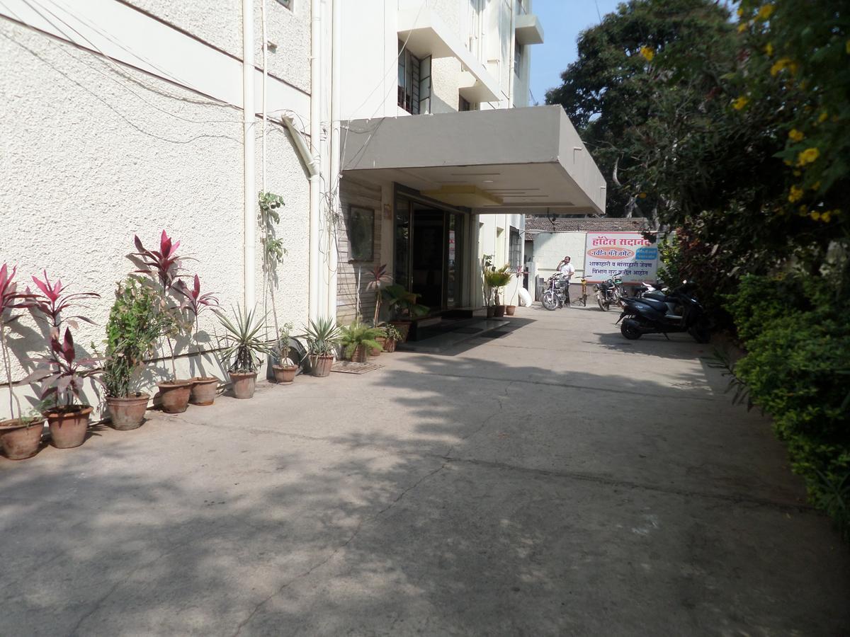 Hotel Sadanand Sangli Ngoại thất bức ảnh