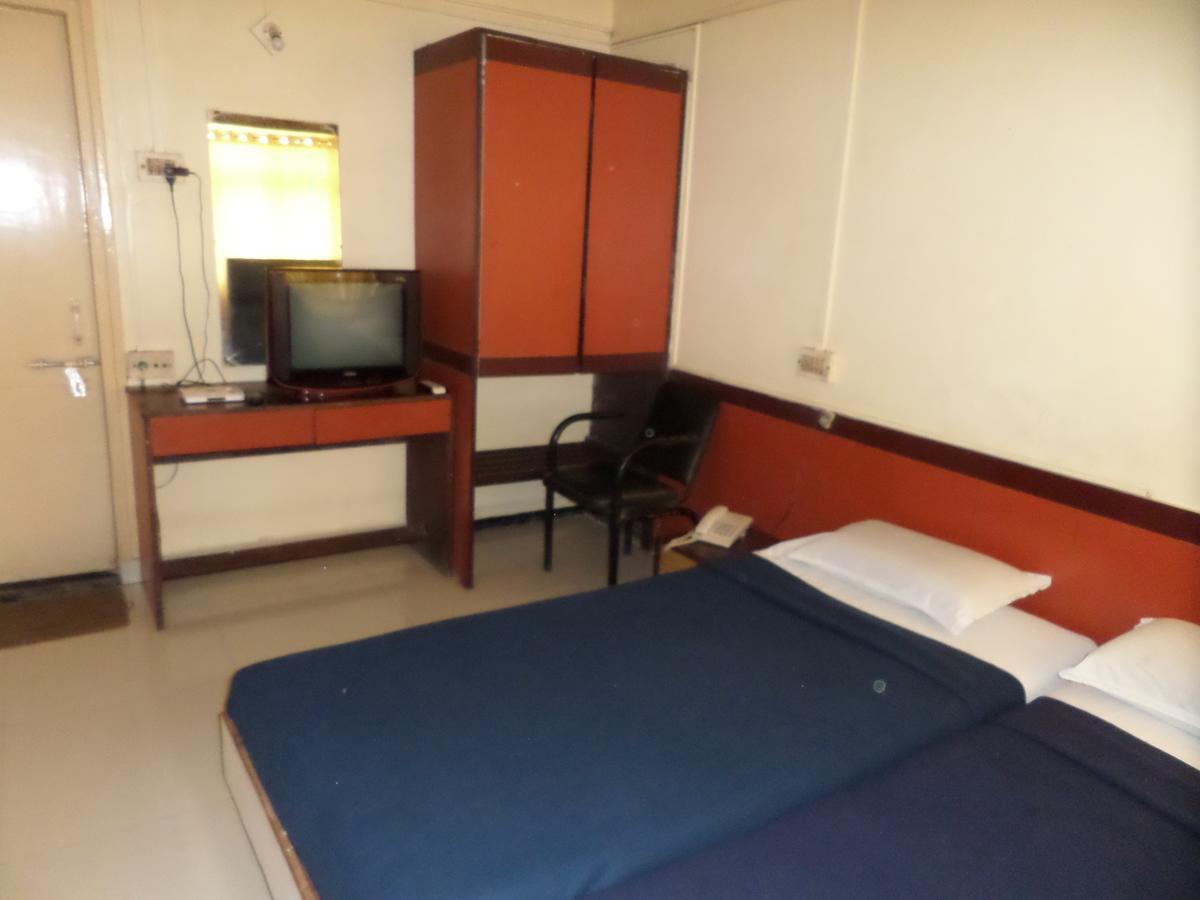 Hotel Sadanand Sangli Ngoại thất bức ảnh
